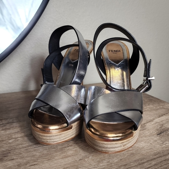 FENDI Roma Claire Silver ankle strap high heels size 6.5 NEW! - Picture 7 of 13